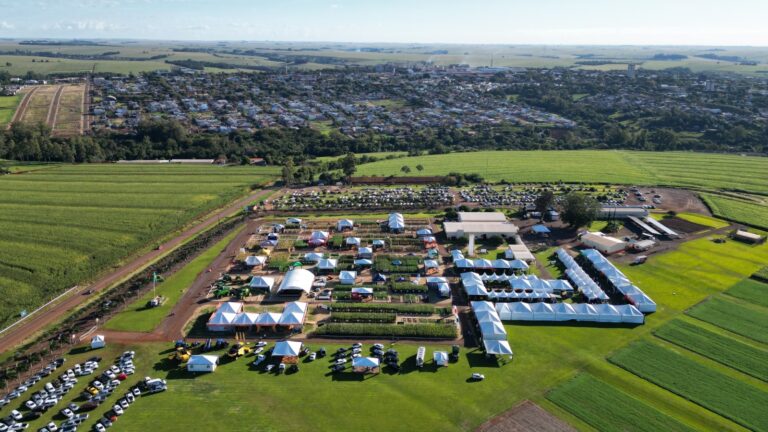 Sicoob amplia apoio ao agronegócio com crédito diferenciado no Copacol Agro 2026