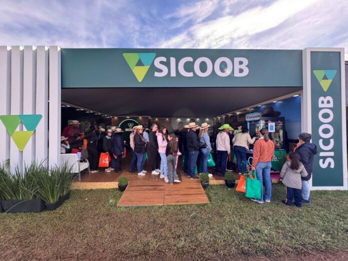 Copacol Agro 2026: Com mascote Filó e campanhas exclusivas, Sicoob se destaca entre os estandes mais visitados