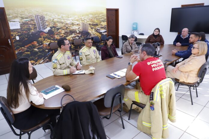 Prefeitura e Corpo de Bombeiros alinham exigências para emissão de alvarás