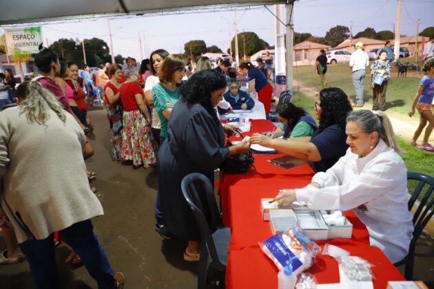 Prefeitura leva servi&ccedil;os p&uacute;blicos aos bairros e fortalece o cuidado com as fam&iacute;lias