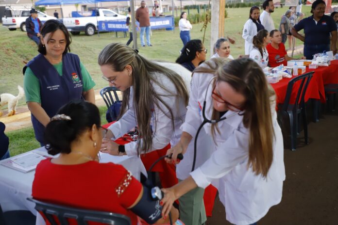Prefeitura leva serviços públicos aos bairros e fortalece o cuidado com as famílias