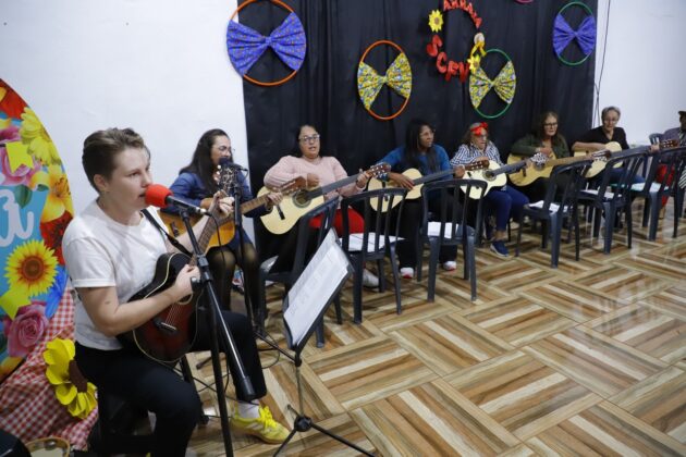 Encontro Fortalecendo V&iacute;nculos Junino promove integra&ccedil;&atilde;o comunit&aacute;ria no Jardim Ara&ccedil;&aacute;