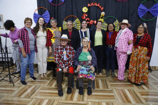 Encontro Fortalecendo V&iacute;nculos Junino promove integra&ccedil;&atilde;o comunit&aacute;ria no Jardim Ara&ccedil;&aacute;