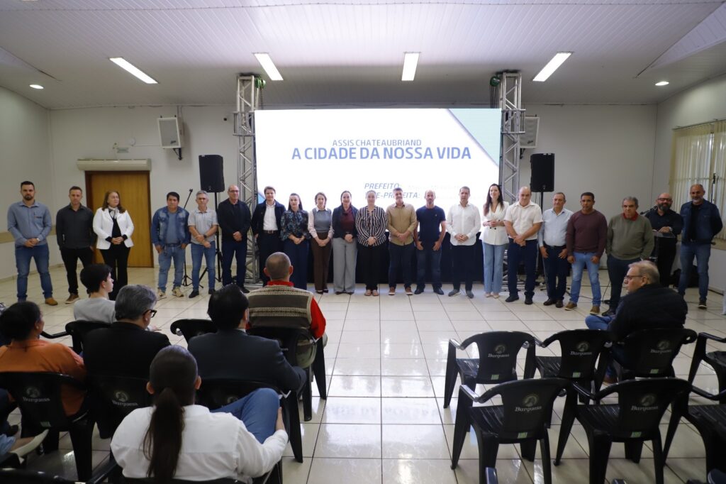 Micheletto apresenta projetos para empresários na ACIAC