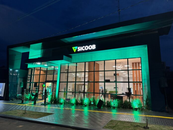 sicoob-alcanca-novo-patamar-de-cooperados-e-reafirma-a-forca-do-modelo-cooperativo-no-brasil-jpg Modelo cooperativo no Brasil: Sicoob alcança novo patamar de cooperados e reafirma a força do modelo cooperativo no Brasil