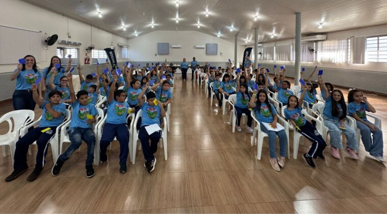 Sicoob amplia educa&ccedil;&atilde;o cooperativista com mais duas cooperativas mirins em Assis Chateaubriand