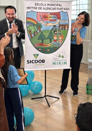 Sicoob amplia educa&ccedil;&atilde;o cooperativista com mais duas cooperativas mirins em Assis Chateaubriand