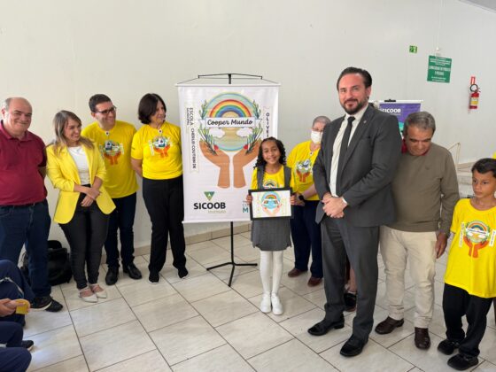Sicoob amplia educa&ccedil;&atilde;o cooperativista com mais duas cooperativas mirins em Assis Chateaubriand