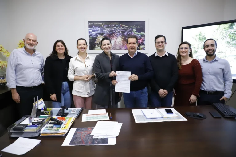 Prefeitura Assis Chateaubriand UFPR acordo cooperacao saude medicina
