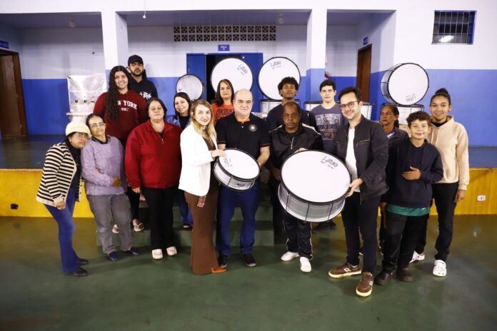 Com 55 anos de história, Fanfarra de Assis Chateaubriand recebe novos instrumentos musicais