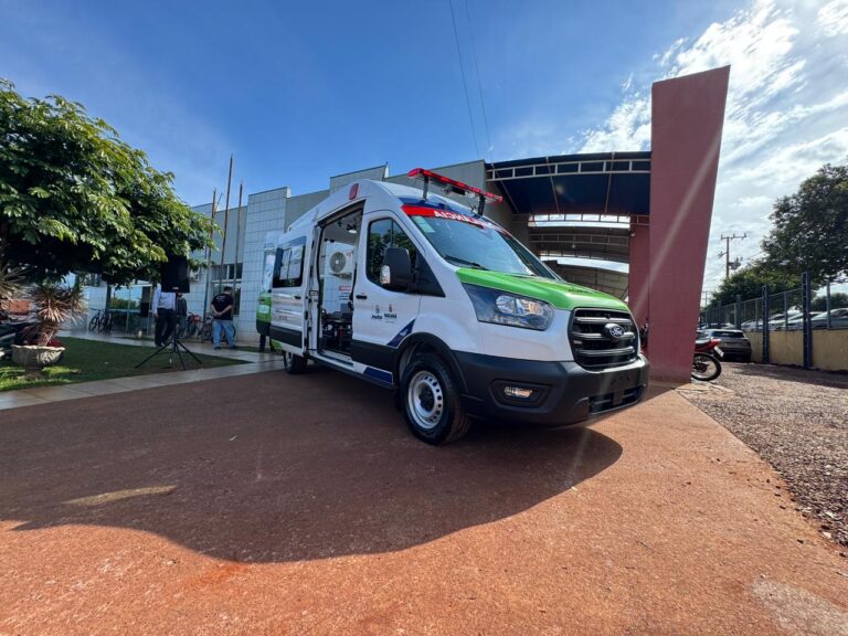 Jesuítas recebe nova ambulância com estrutura semi-UTI para atendimento de emergência