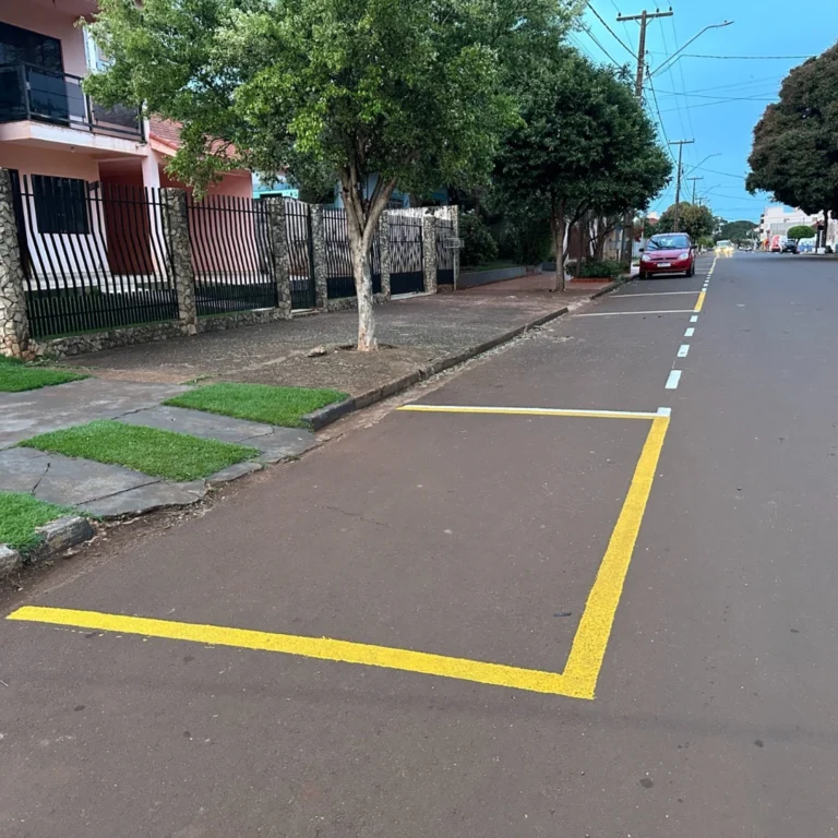 Assis Chateaubriand altera vagas de estacionamento no centro para implantar sistema de binários