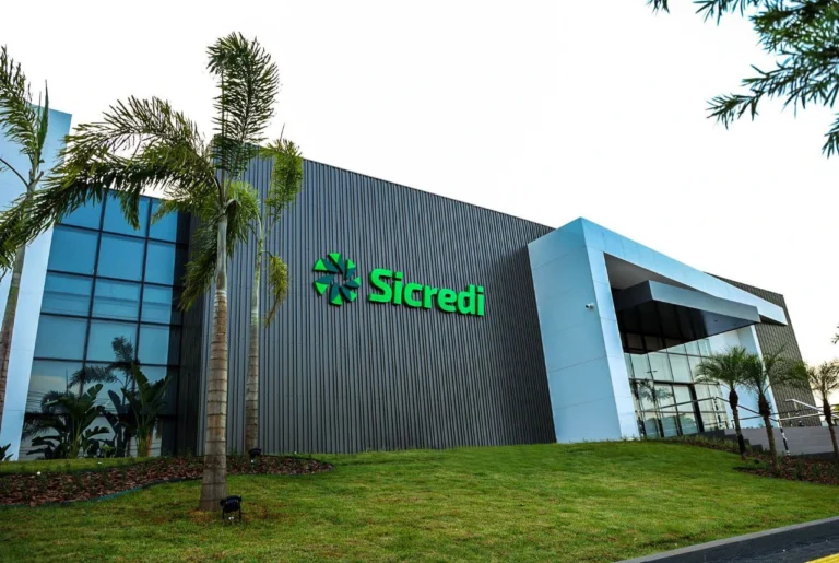 quantos associados tem o sicredi vale do piquiri?