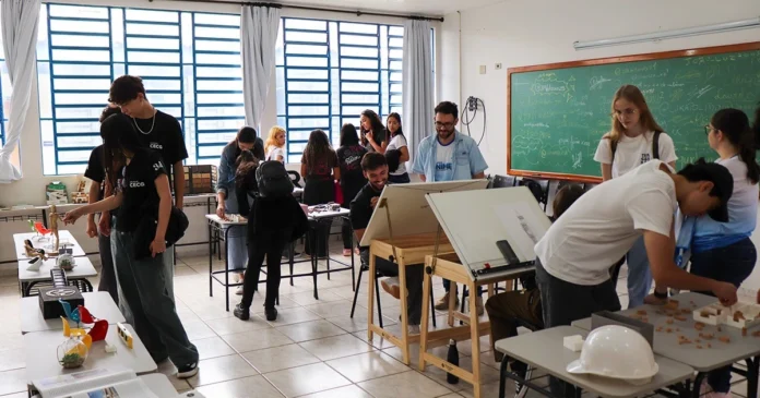 Mostra de Cursos Unimeo Assis Chateaubriand